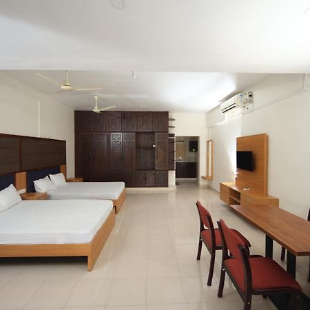 Ashtamudi Lake Garden Resorts Колам Екстериор снимка