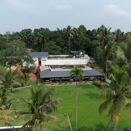 Ashtamudi Lake Garden Resorts Колам Екстериор снимка