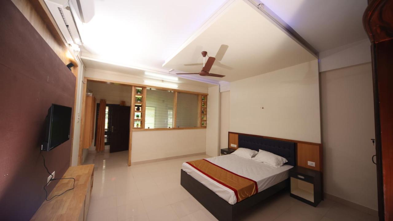 Ashtamudi Lake Garden Resorts Колам Екстериор снимка